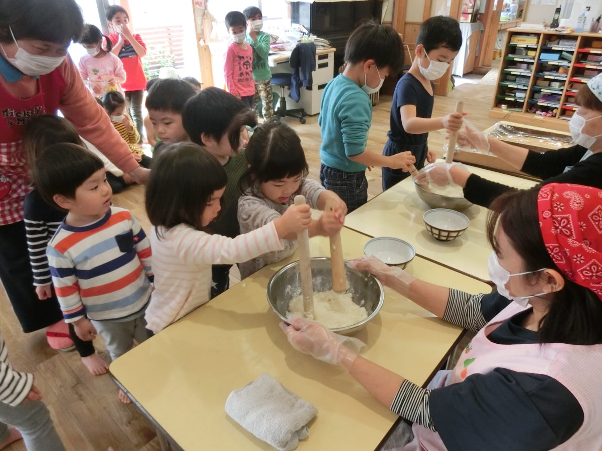 保護中: ミニミニおもちつき（2019.3.2）